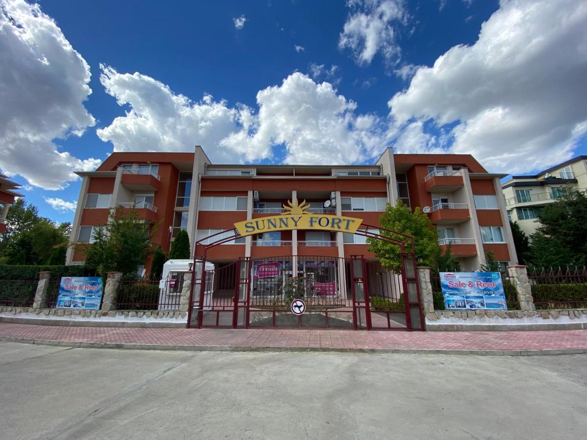 Gt Sunny Fort Apartments ซันนีบีช ภายนอก รูปภาพ
